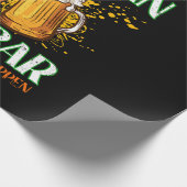 Irishman Drinking Beer St. Patrick's Day Geschenkpapier (Ecke)