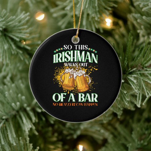 Irishman Drinking Beer St. Patrick's Day Keramik Ornament (Baum)