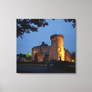 Irland, das Dromoland Castle bei Dämmerung, Leinwanddruck