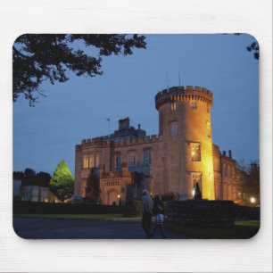 Irland, das Dromoland Castle bei Dämmerung, Mousepad
