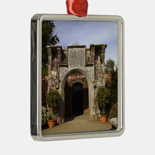 Irland, das Schloss Dromoland Walled Garden Ornament Aus Metall (Rechts)