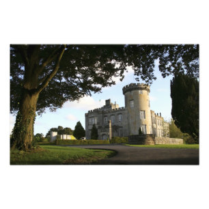 Irland, der Eingang zum Schloss Dromoland. Fotodruck