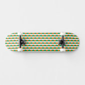 Irland Irish Flag Colors Hearts Muster Skateboard (Horizontal)