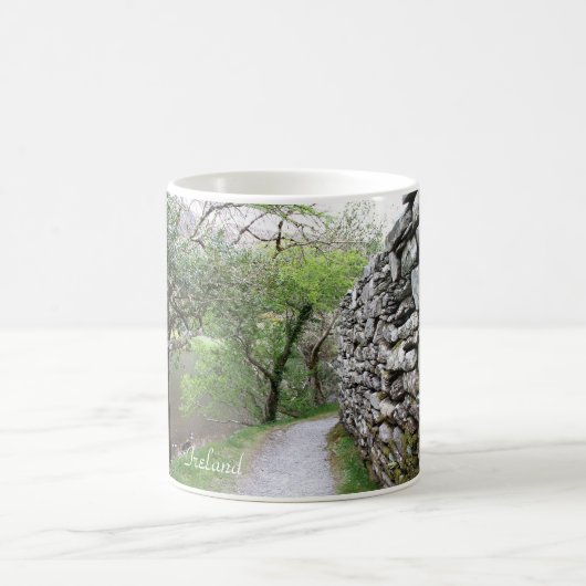 Irland, Kirche, Steinmauer, See, Fotografie Kaffeetasse (Mittel)