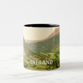 Irland Landkreis Antrim Vintage Szene Zweifarbige Tasse (Mittel)