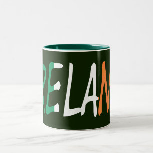 Irland überschneidet sich mit irischer Flagge Zweifarbige Tasse