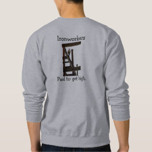 Ironarbeiter bezahlten dafür, ein Sweatshirt mit h