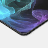 Irrekommendes Rauchen auf schwarz Schreibtischunterlage (Ecke)