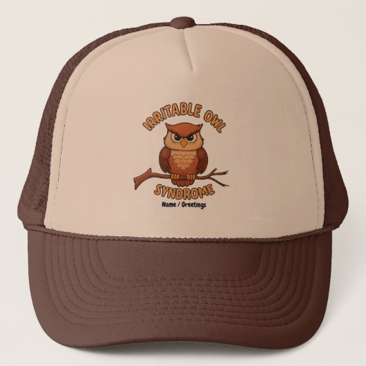 Irritable Owl Syndrom Funny Angry Owl Cartoon Pun Truckerkappe (Vorderseite)