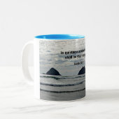 Isaiah 30:15 In Stille und Zuversicht soll Zweifarbige Tasse (Vorderseite Links)