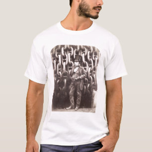 Isambard Königreich Brunel, stehend vor T-Shirt