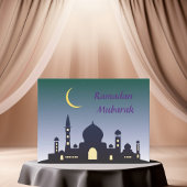 Islamischer Halbmond Ramadan Kareem Typografische Feiertagspostkarte