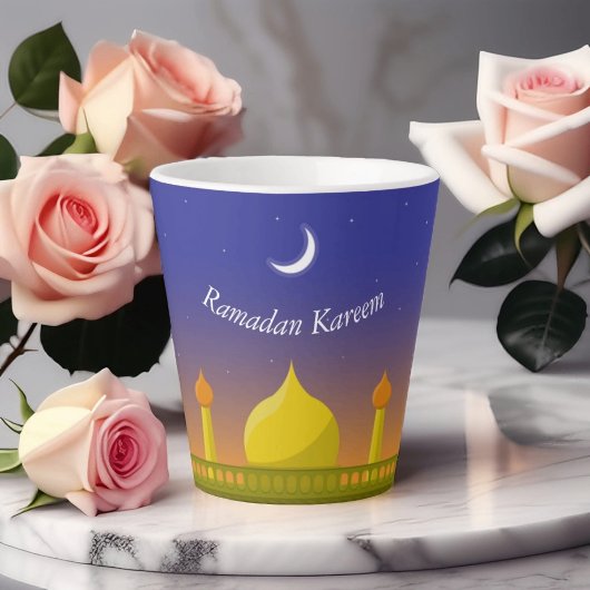 Islamischer Halbmond Ramadan Kareem Typografische Milchtasse