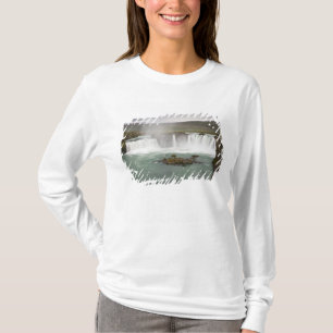 Island. Blick auf den Godafoss-Wasserfall am T-Shirt