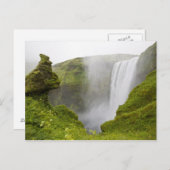 Island. Der Wasserfall des Skogarfoss fällt über e Postkarte (Vorne/Hinten)