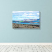 Island Morgenlandschaft mit Bauernhöfen im Fjord Leinwanddruck (Insitu (Holzboden))