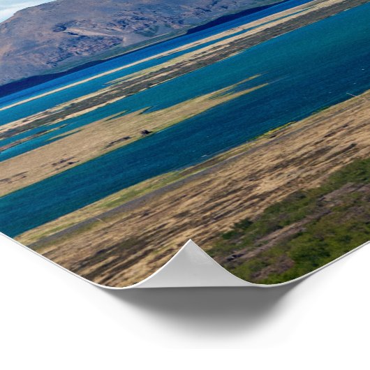 Island Morgenlandschaft mit Bauernhöfen im Fjord Poster (Ecke)