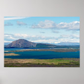 Island Morgenlandschaft mit Bauernhöfen im Fjord Poster (Vorne)