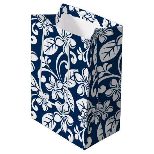 ISLAND PLUMERIA (NAVY BLUE) Geschenktasche Mittlere Geschenktüte (Vorderseite Schrägansicht)