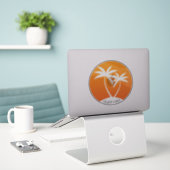 Island Vibes Swating Palms and Sun Logo Aufkleber (Laptop auf Schreibtisch)