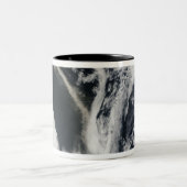 IslandÃ Â Â Â ½ s EyjafjallajÃ Â ½kull vulkan Zweifarbige Tasse (Mittel)