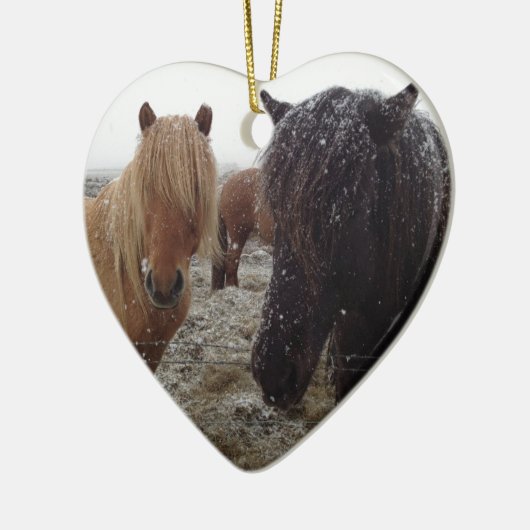 Isländische Ponys, isländische Pferde in Schneeges Keramikornament (Links)