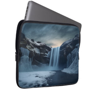 Isländische Wasserlandschaft Laptopschutzhülle