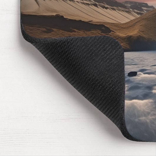 Isländische Wasserlandschaft Mousepad (Ecke)