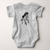 Isländisches Pferd in Bewegung Baby Strampler (Rückseite)