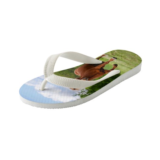 Isländisches Pony Tölt lustige Kinderbadesandalen (Schrägansicht)