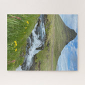 Islands Wasserfall und Berge mit Blume Puzzle (Horizontal)