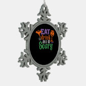 Iss Drink und sei Beängstigend Halloween Classic F Schneeflocken Zinn-Ornament (Links)