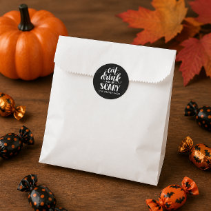 Iss Drink und sei Beängstigend Halloween Runder Aufkleber