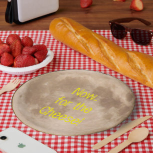 Ist der Mond aus Käse gemacht? Pappteller