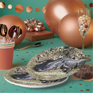 Ist es Abendessen Zeit noch frage der Alligator? Pappteller
