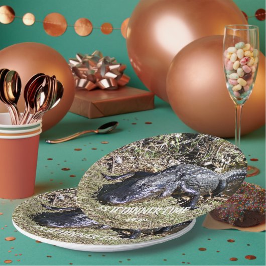 Ist es Abendessen Zeit noch frage der Alligator? Pappteller (Multi)