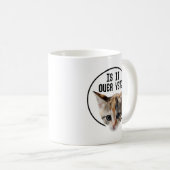 IST ES JETZT VORBEI!? Kitten Gesicht Coronavirus Kaffeetasse (VorderseiteRechts)