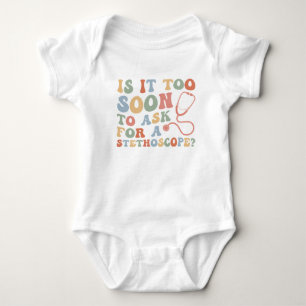 Ist es zu früh nach einem Stethoskop-Body zu frage Baby Strampler