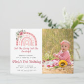 Ist sie nicht ererbtes boho Rainbow Birthday Foto Einladung (Stehend Vorderseite)