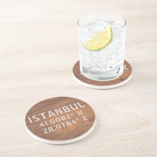 Istanbul Latitude & Longitude Dark Wood Getränkeuntersetzer (Seite)
