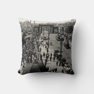 ISTANBUL, TURKEY - CIRCA 1900's :Vintage cityscap Kissen