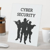 IT-Sicherheit: Der digitale Verteidigungskonflikt Sockelschild (In Situ)