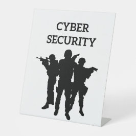 IT-Sicherheit: Der digitale Verteidigungskonflikt Sockelschild