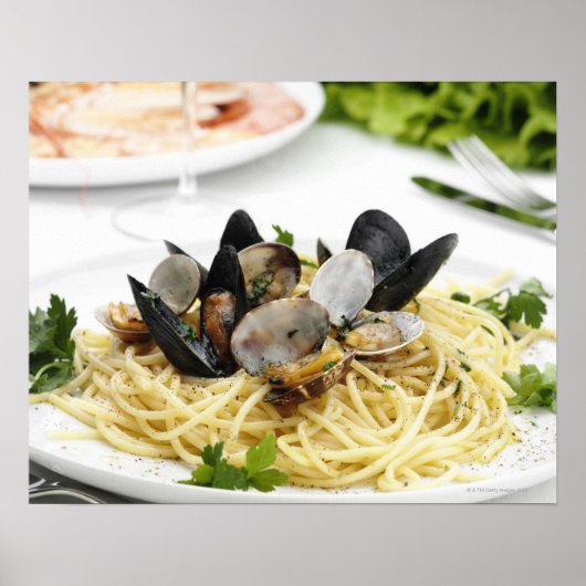 Italian cuisine. Spaghetti alle vongole. Poster (Vorne)