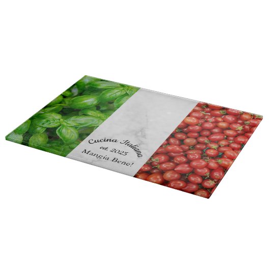 Italian Flag of Basil, Marble, and Tomatoes Schneidebrett (Ecke)
