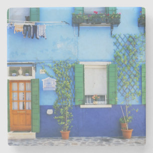 Italien, Burano. Ein buntes Haus in Burano in der  Steinuntersetzer