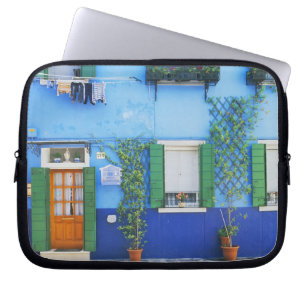 Italien, Burano. Ein farbenfrohes Haus in Burano i Laptopschutzhülle