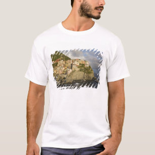 Italien, Cinque Terre, Manarola. Dorf auf der Klip T-Shirt
