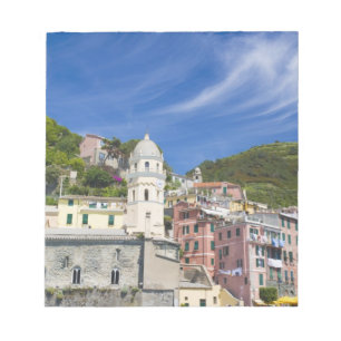 Italien, Cinque Terre, Vernazza, Hafen und Kirche Notizblock