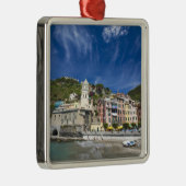 Italien, Cinque Terre, Vernazza, Hafen und Kirche Silbernes Ornament (Rechts)